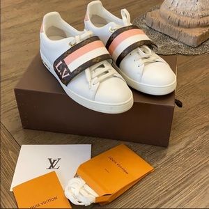 Louis vuitton sneakers white size 8